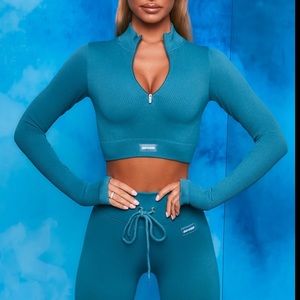 Teal Long-Sleeve Zip Crop Top - Athletic Fit